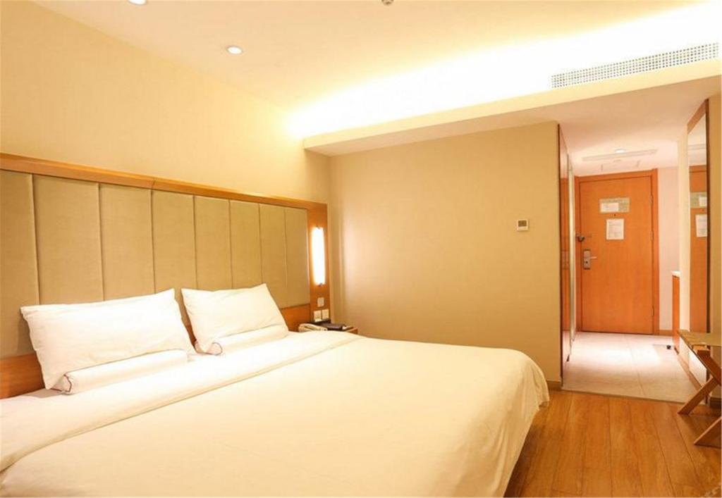 Ji Hotel Xianggang Middle Road Qingdao Exteriör bild